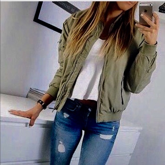 Hawaii Boutique Tops - ✨HP 5X✨ INSULATED BOMBER JACKET Detachable Hoodie